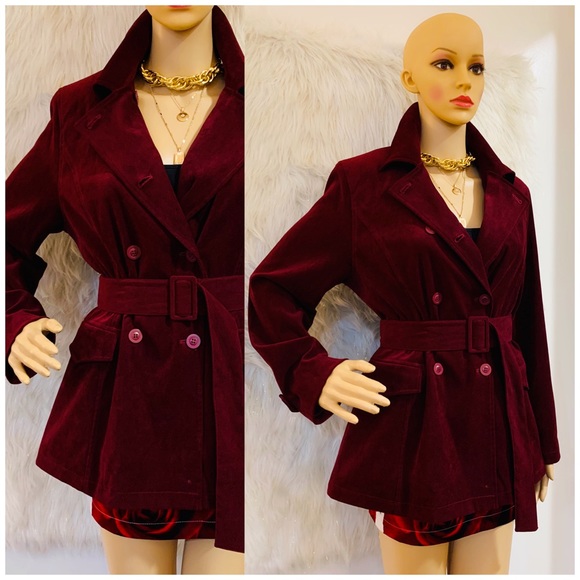 𝑫𝒐𝒖𝒃𝒍𝒆 𝑩𝒓𝒆𝒂𝒔𝒕𝒆𝒅 𝑪𝒐𝒂𝒕 - Picture 4 of 7